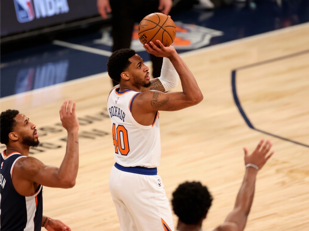 布伦森40分爆发+三分准绝杀 尼克斯4-2晋级 这场比赛的转折点出现在最后一分钟。当布伦